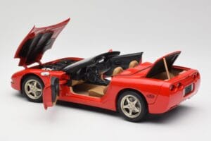 Chevrolet Corvette C5 Kabriolets Sarkans UT Models 1:18 21006 Metāls — attēls 5 no 8