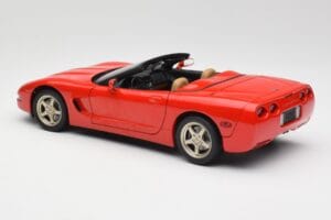 Chevrolet Corvette C5 Kabriolets Sarkans UT Models 1:18 21006 Metāls — attēls 7 no 8