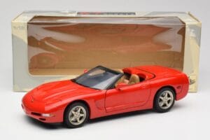 Chevrolet Corvette C5 Kabriolets Sarkans UT Models 1:18 21006 Metāls — attēls 8 no 8