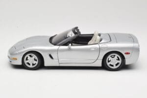 Chevrolet Corvette C5 Kabriolets Sudrabs Maisto 1:18 50317 Metāls — attēls 4 no 8