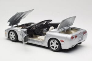 Chevrolet Corvette C5 Kabriolets Sudrabs Maisto 1:18 50317 Metāls — attēls 5 no 8