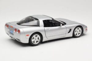 Chevrolet Corvette C5 Sudrabs Bburago 1:18 3056 Metāls — attēls 3 no 8