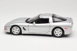 Chevrolet Corvette C5 Sudrabs Bburago 1:18 3056 Metāls — attēls 4 no 8