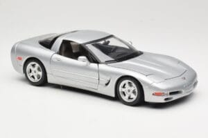 Chevrolet Corvette C5 Sudrabs Bburago 1:18 3056 Metāls — attēls 6 no 8
