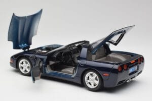 Chevrolet Corvette C5 Nassau Zils Bburago 1:18 30166 Metāls — attēls 5 no 8