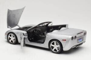 Chevrolet Corvette C6 Kabriolets Sudrabs Hot Wheels 1:18 B6052 Metāls — attēls 5 no 8