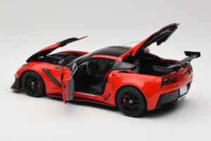 Chevrolet Corvette C7 ZR1 Torch Red IXO 1:18 18RDC243-FO Metāls — attēls 5 no 8
