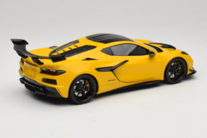 Chevrolet Corvette C8 ZR1 Dzeltens GT Spirit 1:18 GT528 Sveķi — attēls 2 no 6