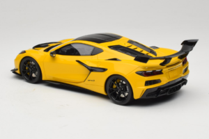 Chevrolet Corvette C8 ZR1 Dzeltens GT Spirit 1:18 GT528 Sveķi — attēls 5 no 6