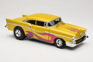 Chevrolet Custom Dzeltens ar Liesmu Hot Wheels 1:18 21356 Metāls — attēls 6 no 8