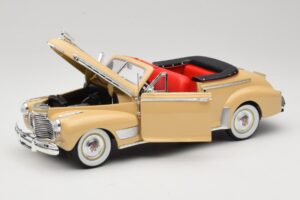 Chevrolet Deluxe Kabriolets Bēšs Eagle Collectibles 1:18 3022518 Metāls — attēls 2 no 8