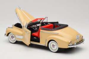 Chevrolet Deluxe Kabriolets Bēšs Eagle Collectibles 1:18 3022518 Metāls — attēls 5 no 8