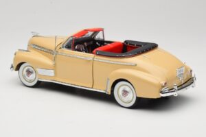 Chevrolet Deluxe Kabriolets Bēšs Eagle Collectibles 1:18 3022518 Metāls — attēls 7 no 8
