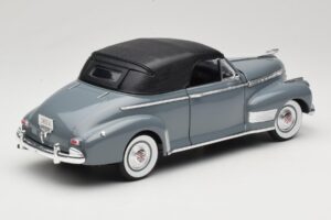 Chevrolet Deluxe Kabriolets Ar Mīksto Jumtu Pelēks Eagles Race 1:18 7497276 Metāls — attēls 3 no 8