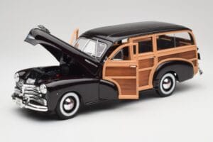 Chevrolet Fleetmaster Woody Melns & Wood Panels Maisto 1:18 43697545B Metāls — attēls 2 no 8
