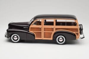 Chevrolet Fleetmaster Woody Melns & Wood Panels Maisto 1:18 43697545B Metāls — attēls 4 no 8