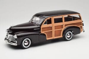 Chevrolet Fleetmaster Woody Melns & Wood Panels Maisto 1:18 43697545B Metāls