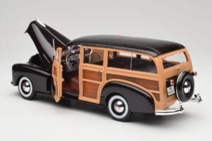 Chevrolet Fleetmaster Woody Melns & Wood Panels Maisto 1:18 43697545B Metāls — attēls 5 no 8
