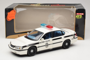 Chevrolet Impala Military Police Maisto 1:18 36611 Metāls — attēls 6 no 6