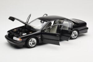 Chevrolet Impala SS Melns AUTOart 1:18 71091 Metāls — attēls 2 no 8