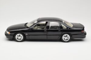 Chevrolet Impala SS Melns AUTOart 1:18 71091 Metāls — attēls 4 no 8