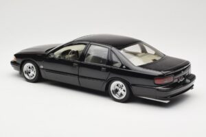 Chevrolet Impala SS Melns AUTOart 1:18 71091 Metāls — attēls 7 no 8
