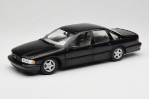 Chevrolet Impala SS Melns UT Models 1:18 21031 Metāls