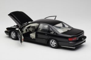 Chevrolet Impala SS Melns UT Models 1:18 21031 Metāls — attēls 5 no 8