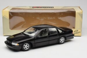 Chevrolet Impala SS Melns UT Models 1:18 21031 Metāls — attēls 8 no 8