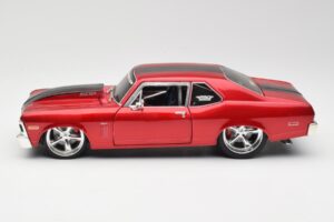 Chevrolet Nova SS Coupe Sarkans Maisto 1:18 31083-M1 Metāls — attēls 4 no 8