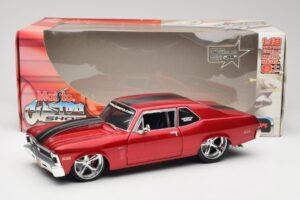 Chevrolet Nova SS Coupe Sarkans Maisto 1:18 31083-M1 Metāls — attēls 8 no 8
