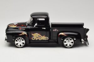 Chevrolet Old School Cody Project Truck & Chopper Set Joyride 1:18 33911 Metāls — attēls 4 no 8