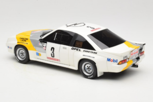 Opel Manta 400 Group B Rally Tour de Corse 1984 Ar Chevrolet G30 Servisa Furgonu Otto 1:18 OT491 Sveķi — attēls 12 no 13