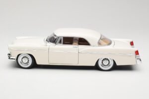 Chrysler 300B Balts Maisto 1:18 531897 Metāls — attēls 4 no 8