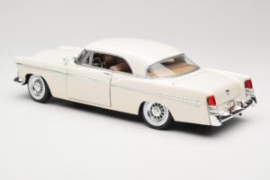 Chrysler 300B Balts Maisto 1:18 531897 Metāls — attēls 7 no 8
