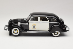 Chrysler Airflow Policijas Auto Signature Models 1:18 CCSM01 Metāls — attēls 3 no 6