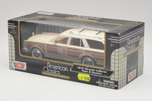 Chrysler LeBaron Town & Country Bēšs Motormax 1:24 MM7331BG Metāls — attēls 3 no 3