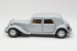 Citroen 15CV 6 Cyl Pelēks Maisto 1:18 50313 Metāls — attēls 4 no 8