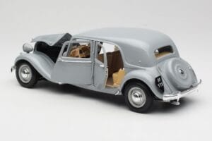 Citroen 15CV 6 Cyl Pelēks Maisto 1:18 50313 Metāls — attēls 5 no 8