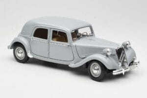 Citroen 15CV 6 Cyl Pelēks Maisto 1:18 50313 Metāls — attēls 6 no 8