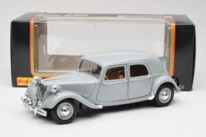 Citroen 15CV 6 Cyl Pelēks Maisto 1:18 50313 Metāls — attēls 8 no 8