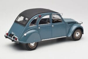 Citroen 2CV Bleu Nuit Solido 1:18 8028 Metāls — attēls 2 no 6