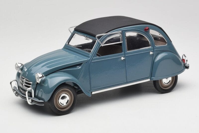 Citroen 2CV Bleu Nuit Solido 1:18 8028 Metāls