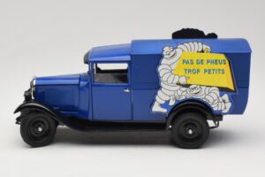Citroen C4 F Pas de Pneus Trop Petit Zils Solido 1:18 151235-00 Metāls — attēls 4 no 8