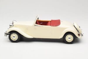 Citroen Traction Avant 11B Kabriolets Krēmkrāsas Norev 1:18 181440 Metāls — attēls 3 no 6