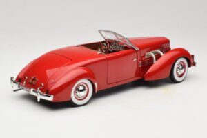 Cord 812 Kabriolets Sarkans American Muscle 1:18 32158 Metāls — attēls 3 no 8