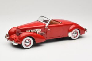 Cord 812 Kabriolets Sarkans American Muscle 1:18 32158 Metāls