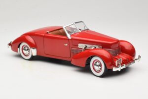 Cord 812 Kabriolets Sarkans American Muscle 1:18 32158 Metāls — attēls 6 no 8