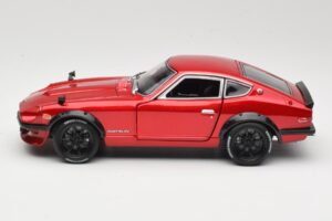 Datsun 240Z S30 Sarkans Maisto 1:18 32611 Metāls — attēls 4 no 8
