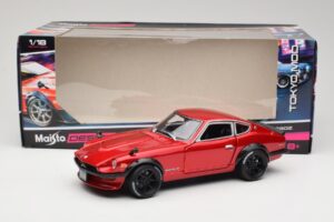 Datsun 240Z S30 Sarkans Maisto 1:18 32611 Metāls — attēls 8 no 8